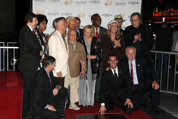 Roger bob williams, mickey rooney, jan rooney, diane ladd, jim ladd, barker — Stockfoto