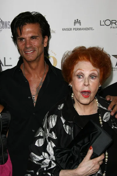 Lorenzo Lamas e Arlene Dah al Thr Hollywood Walk of Fame's 50th Birthday Bash, Kodak Theater Grand Ballroom, Hollywood, CA. 11-03-10 — Foto Stock