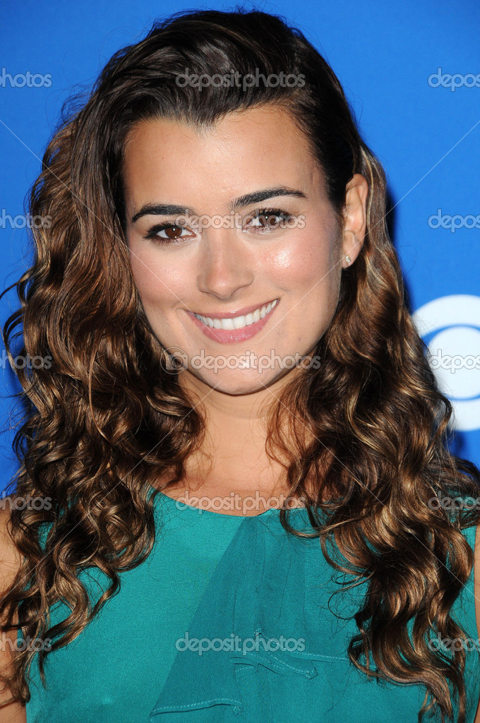 Cote De Pablo Wear