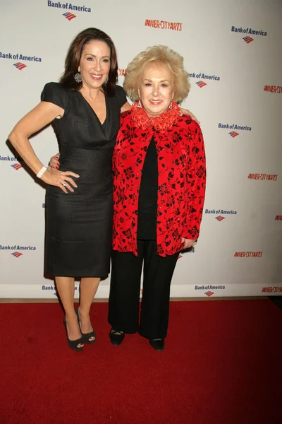 Patricia Heaton and Doris Roberts at the Inner-City Arts' 2010 Imagine Gala, Beverly Hilton Hotel, Beverly Hills, CA. 11-04-10 — Stock Photo, Image