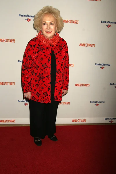 Doris Roberts — Stockfoto