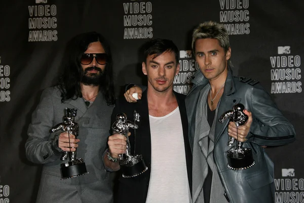 30 Seconds to Mars at the 2010 MTV Video Music Awards Press Room, Nokia Theatre L.A. LIVE, Los Angeles, CA. 08-12-10 — Stock Photo, Image