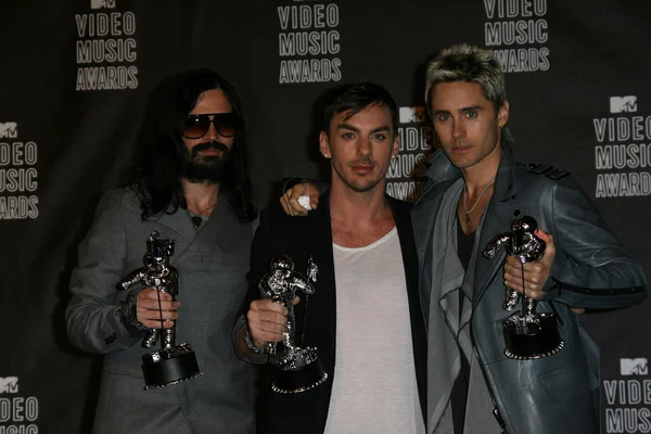 30 Seconds to Mars at the 2010 MTV Video Music Awards Press Room, Nokia Theatre L.A. LIVE, Los Angeles, CA. 08-12-10 — Stock Photo, Image