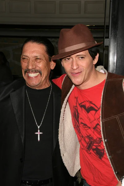 Danny Trejo y Clifton Collins Jr. en el estreno mundial de "Devil", The London, West Hollywood, CA. 09-15-10 — Foto de Stock