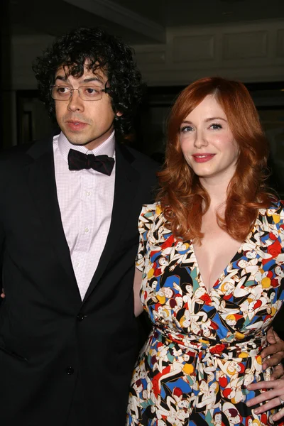 Geoffrey Arend en Christina Hendricks tijdens de wereldpremière van "Devil", The London, West Hollywood, ca. 09-15-10 — Stockfoto