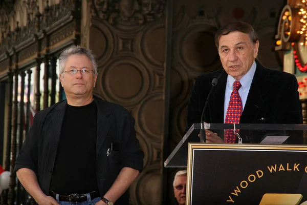 Alan menken, richard sherman, alan menken hollywood walk şöhret star töreni, el capitan tiyatro, hollywood, ca. 11-10-10 — Stok fotoğraf