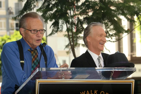 Larry King og Bill Maher ved indsættelsesceremonien for Bill Maher i Hollywood Walk of Fame, Hollywood, CA. Tilsætningsstoffets sammensætning: - Stock-foto