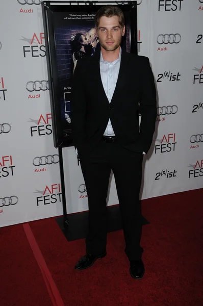 Mike Vogel en la proyección de "Blue Valentine" en AFI Fest 2010, Chinese Theater, Hollywood, CA. 11-06-10 — Foto de Stock