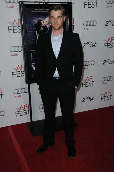 Mike Vogel na "modrém Valentýnském" promítání na AFI Fest 2010, čínské divadlo, Hollywood, CA. 11-06-10 — Stock fotografie