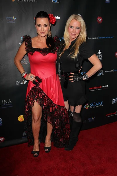 Kyle Richards, Kim Richards at sCare Foundation's 2nd Annual Halloween Benefit Event, Conga Room, Los Angeles, CA 10-28-12 — Stock Photo, Image