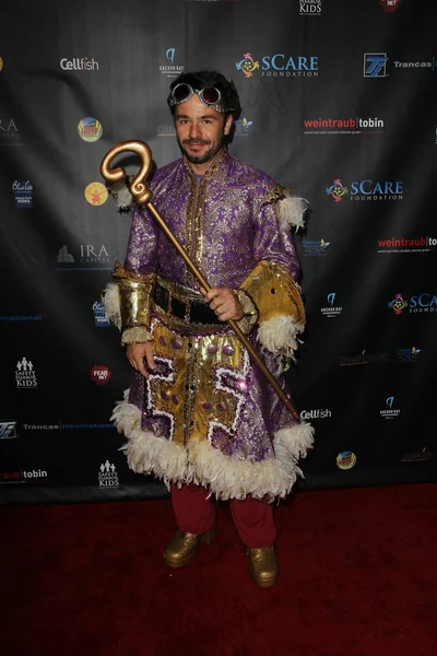 Oriol Servia på skrämma RF: s 2: a årliga Halloween fördel händelse, Conga Room, Los Angeles, Ca 10-28-12 — Stockfoto