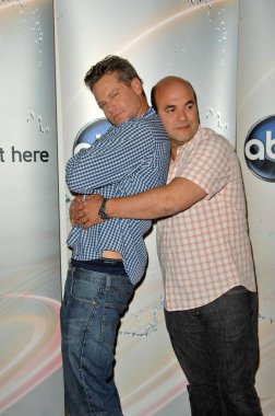 Brian van holt ve Ian gomez disney, abc televizyon grup yaz basın basın gösterimine, abc studios, burbank, ca. 05-15-10