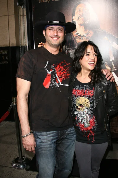 Robert rodriguez och michelle rodriguez — Stockfoto