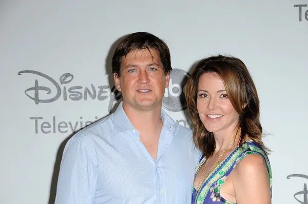 Christa Miller con Marito — Foto Stock