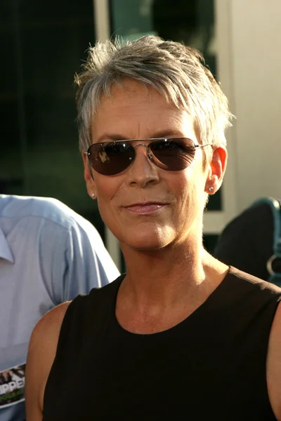 Jamie Lee Curtis at the "Flipped" Los Angeles Premiere, Arclight, Hollywood, CA. 07-26-10 — Stock Photo, Image
