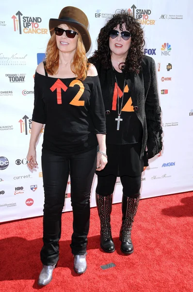 Nancy Wilson and Ann Wilson at the 2010 Stand Up To Cancer, Sony Studios, Culver City, CA. 09-10-10 — Stock Photo, Image