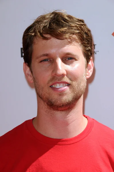 Jon heder na stánku 2010 na rakovinu, sony studios, culver city, ca. 09-10-10 — Stock fotografie