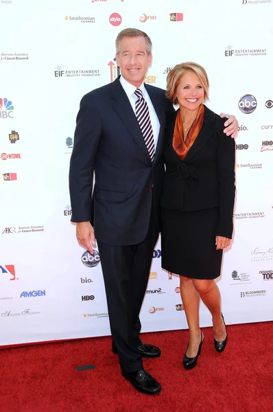 Brian Williams and Katie Couric at the 2010 Stand Up To Cancer, Sony Studios, Culver City, CA. 09-10-10 — Stock Photo, Image