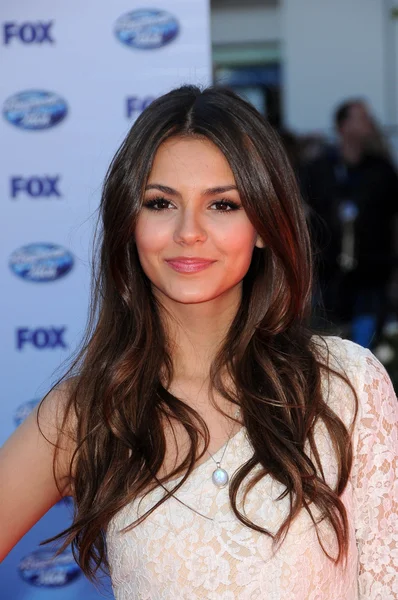 Victoria justice beim großen Finale des amerikanischen Idols 2010, nokia theater, los angeles, ca. 26-05-10 — Stockfoto