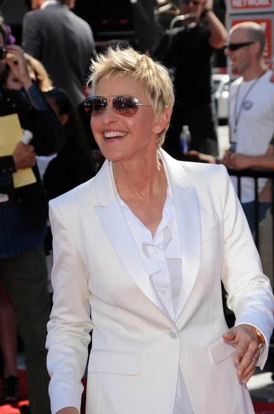 Ellen degeneriert beim großen Finale des amerikanischen Idols 2010, nokia theater, los angeles, ca. 26-05-10 — Stockfoto