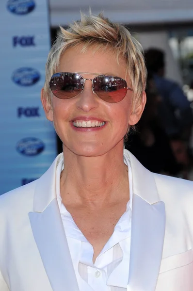 Ellen degeneriert beim großen Finale des amerikanischen Idols 2010, nokia theater, los angeles, ca. 26-05-10 — Stockfoto