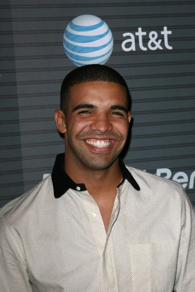 Drake en el Blackberry "Antorcha" Fiesta de Lanzamiento, Ubicación Privada, Los Ángeles, CA. 08-11-10 —  Fotos de Stock