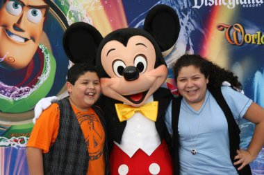 Rico rodriguez ve raini rodriguez