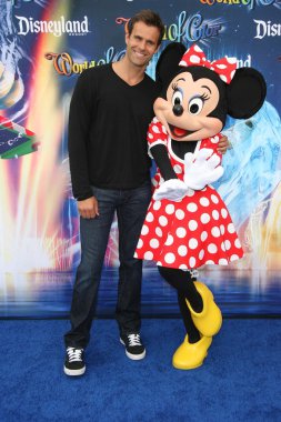 Cameron mathison 'Dünya renk,' Dünya galasında disney's california macera, amaheim, ca. 06-10-10