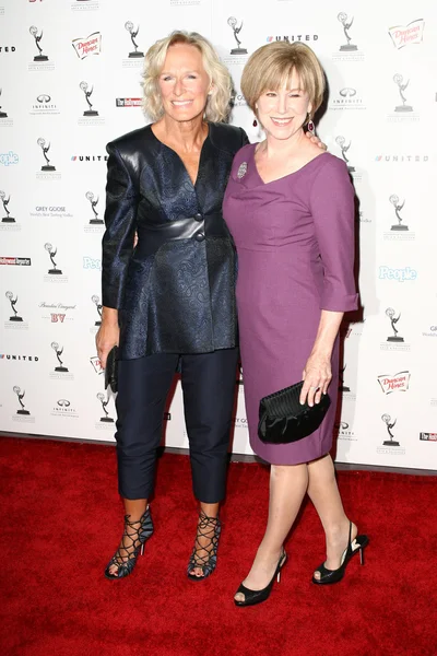 Glenn Close and Mary Kay Place — Stock Photo, Image