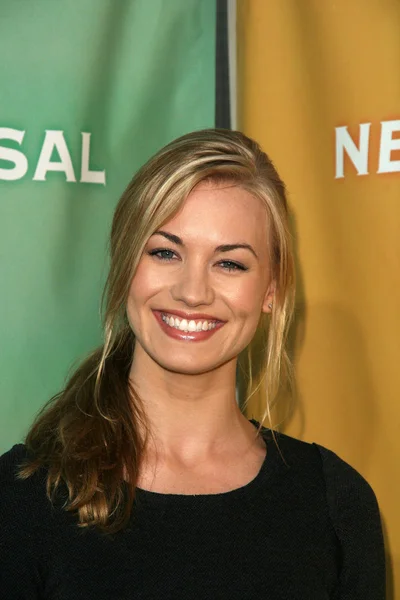 Yvonne Strahovski — Stock Photo, Image