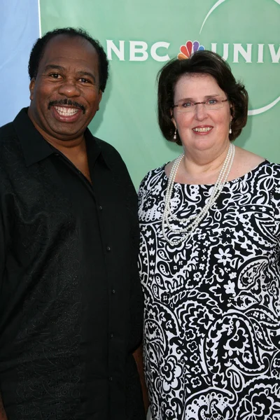 Leslie David Baker e Phyllis Smith al Summer Press Tour Party della NBC, Beverly Hilton Hotel, Beverly Hills, CA. 07-30-10 — Foto Stock