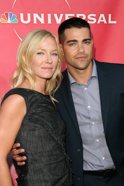 Kelli Giddish and Jesse Metcalfe at the NBC Summer Press Tour Party, Beverly Hilton Hotel, Beverly Hills, CA. 07-30-10 — Stock Photo, Image