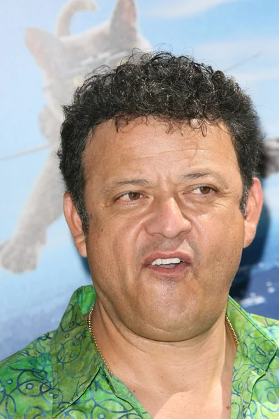 Paul Rodriguez en el "Cats and Dogs The Revenge Of Kitty Galore" World Premiere, Chinese Theater, Hollywood, CA. 07-25-10 — Foto de Stock