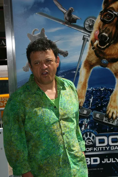 Paul Rodriguez al World Premiere "Cats and Dogs The Revenge Of Kitty Galore", Chinese Theater, Hollywood, CA. 07-25-10 — Foto Stock