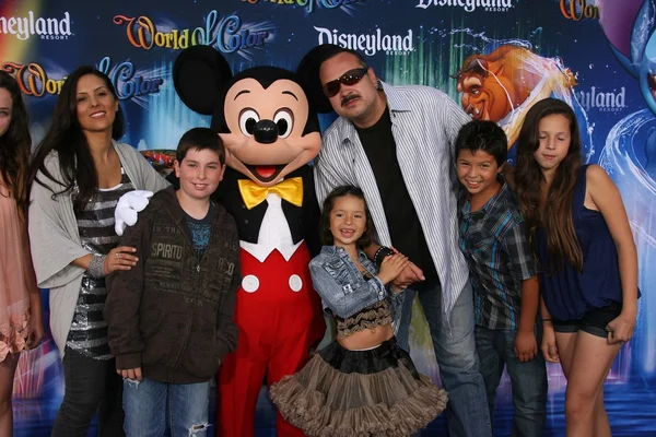 Pepe Aguilar en el estreno mundial de 'World Of Color', Disney 's California Adventure, Amaheim, CA. 06-10-10 — Foto de Stock
