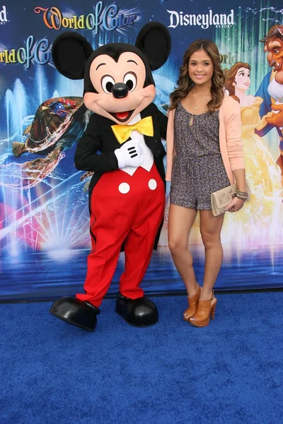 Nicole Anderson en el estreno mundial de 'World Of Color', Disney 's California Adventure, Amaheim, CA. 06-10-10 —  Fotos de Stock