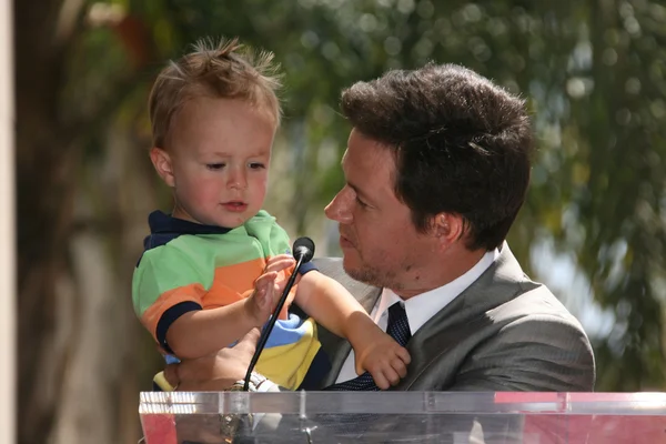 Mark Wahlberg et son fils Brendan — Photo