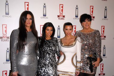 kourtney kardashian, Khloe kardashian kimberly kardashian ve chris kardashian, e!'s 20 birthday bash yirmi, pop kültür, Londra, west hollywood, ca. 05-24-10 kutluyor