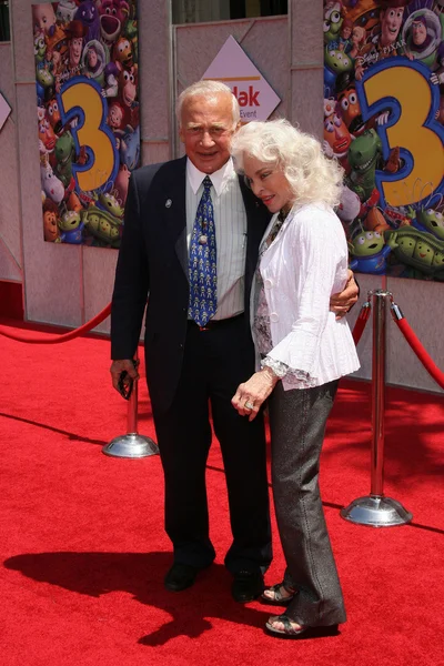 Buzz Aldrin no "Toy Story 3" World Premiere, El Capitan Theater, Hollywood, CA. 06-13-10 — Fotografia de Stock