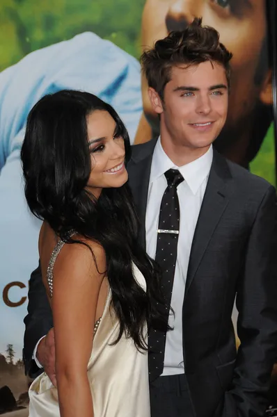 Vanessa hudgens und zac efron — Stockfoto