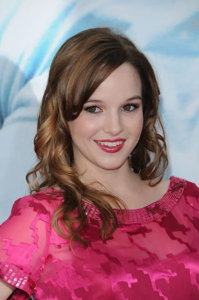 Kay Panabaker en el "Charlie St. Cloud "World Premiere, Regency Village Theatre, Westwood, CA. 07-20-10 —  Fotos de Stock