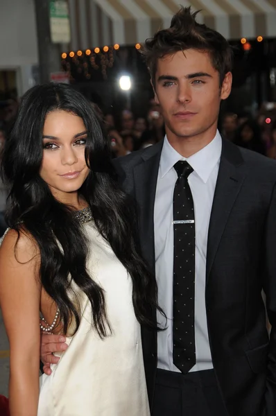 Vanessa Hudgens and Zac Efron — Stock Photo, Image