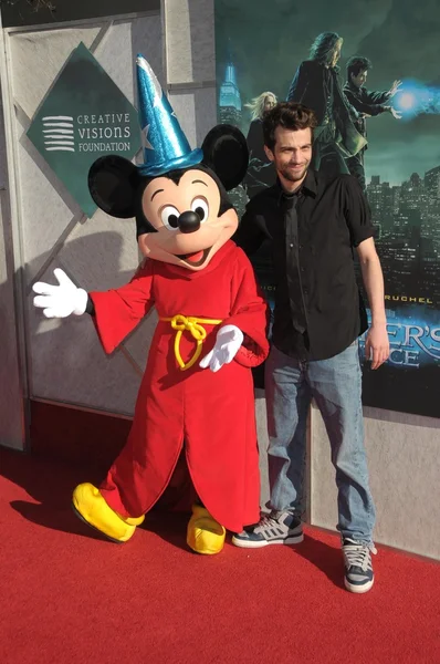 Jay Baruchel w "The Sorcerer's Apprentice" Film, premiera, Walt Disney Studios, Burbank, Ca 07-12-10 — Zdjęcie stockowe