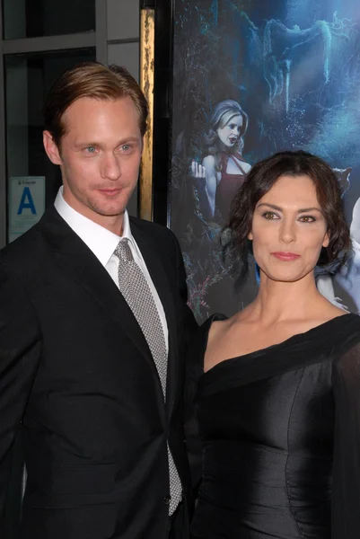 Alexandr skarsgard a michelle forbes na hbos pravda krve Sezóna 3 premiéra, cinerama kopule, hollywood, ca. 06-08-10 — Stock fotografie