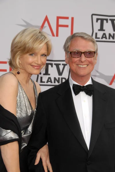 Diane Sawyer and Mike Nichols at the The AFI Life Achievement Award Honoring Mike Nichols presented by TV Land, Sony Pictures Studios, Culver City, CA. 06-10-10 — Stock Photo, Image