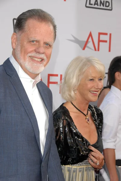 Taylor Hackford e Helen Mirren. — Fotografia de Stock