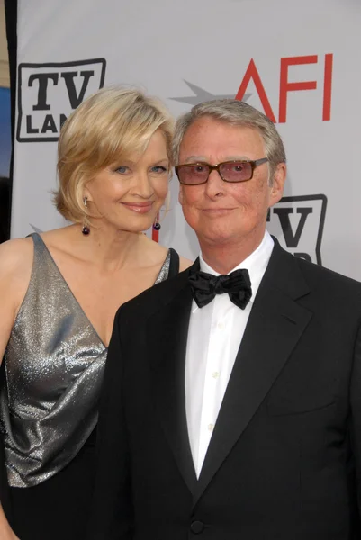 Diane Sawyer and Mike Nichols at the The AFI Life Achievement Award Honoring Mike Nichols presented by TV Land, Sony Pictures Studios, Culver City, CA. 06-10-10 — 图库照片