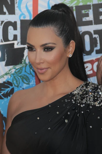 Kim Kardashian at the 2010 Teen Choice Awards - Arrivals, Gibson Amphitheater, Universal City, CA. 08-08-10 — Stock Photo, Image