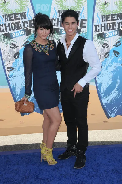 Fivel Stewart and Booboo Stewart at the 2010 Teen Choice Awards - Arrivals, Gibson Amphitheater, Universal City, CA. 08-08-10 — Zdjęcie stockowe