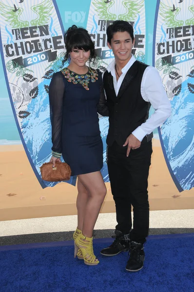 Fivel Stewart e Booboo Stewart no Teen Choice Awards 2010 Chegadas, Gibson Amphitheater, Universal City, CA. 08-08-10 — Fotografia de Stock